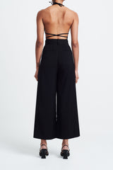 Elegant sport inspired straight cut pants in black by sustainable fashion brand